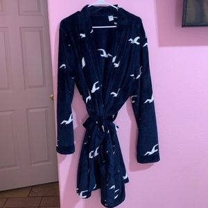 Hollister robe